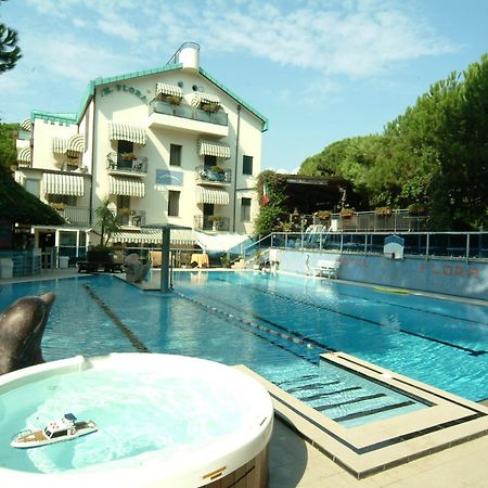 Hotel Flora Milano Marittima Eksteriør bilde